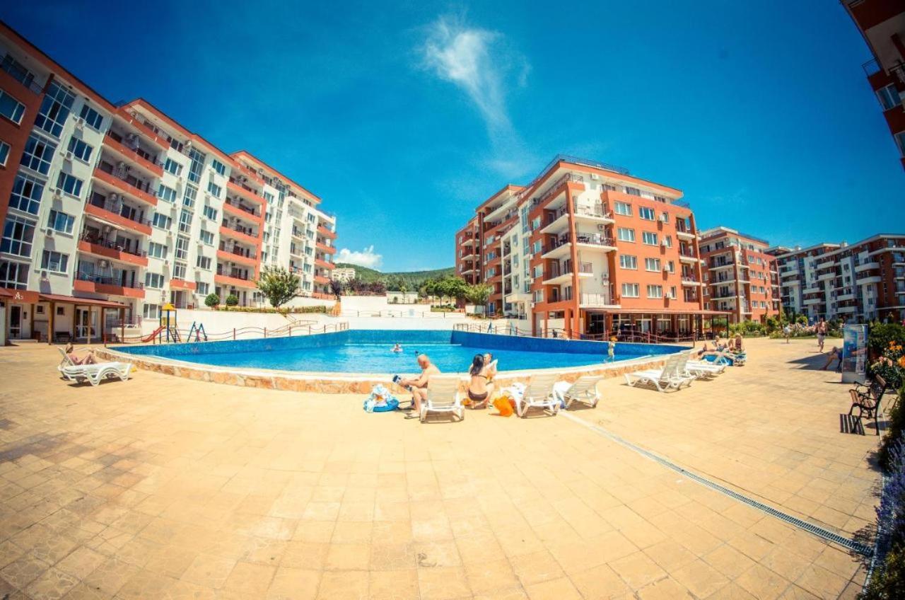 Beautiful Apartment Right By The Sea, Święty Włas Zewnętrze zdjęcie