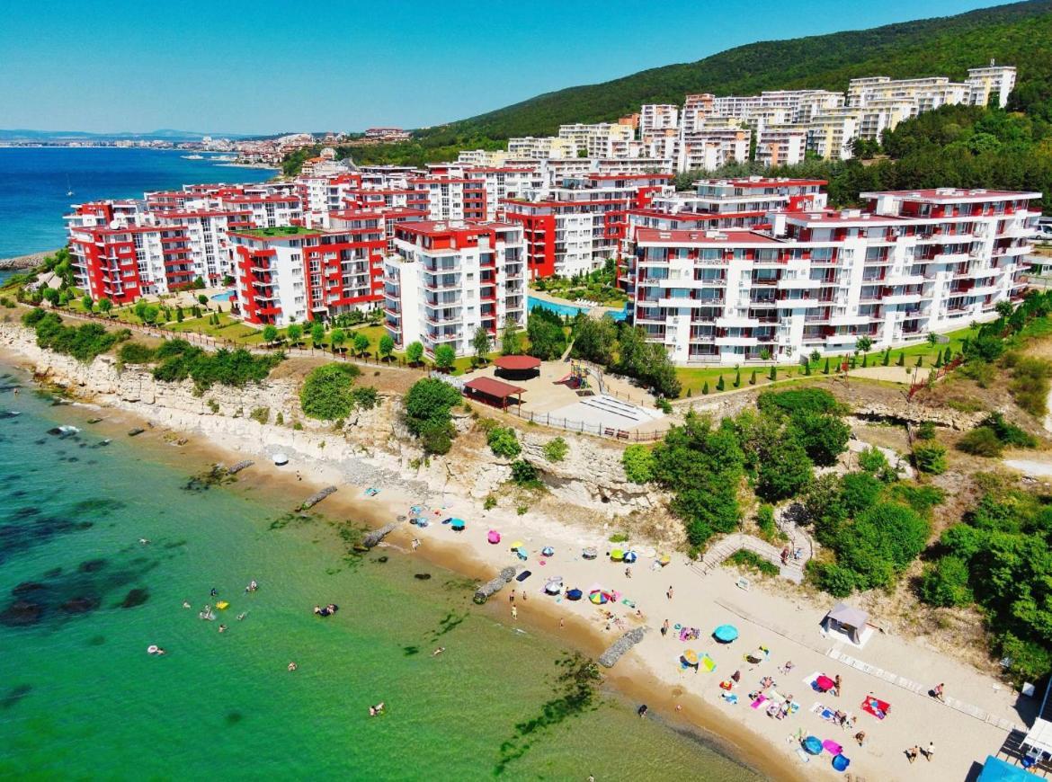 Beautiful Apartment Right By The Sea, Święty Włas Zewnętrze zdjęcie
