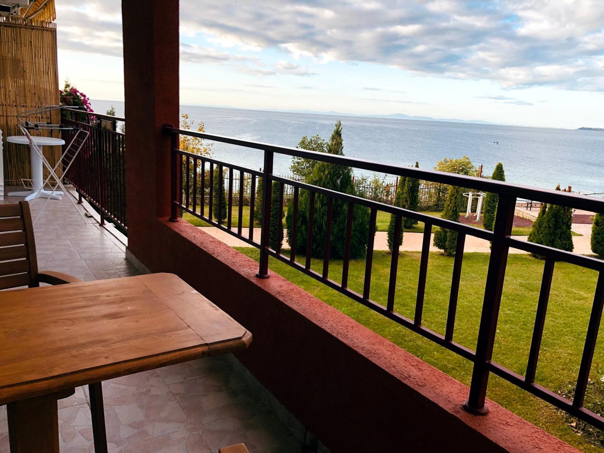 Beautiful Apartment Right By The Sea, Święty Włas Zewnętrze zdjęcie